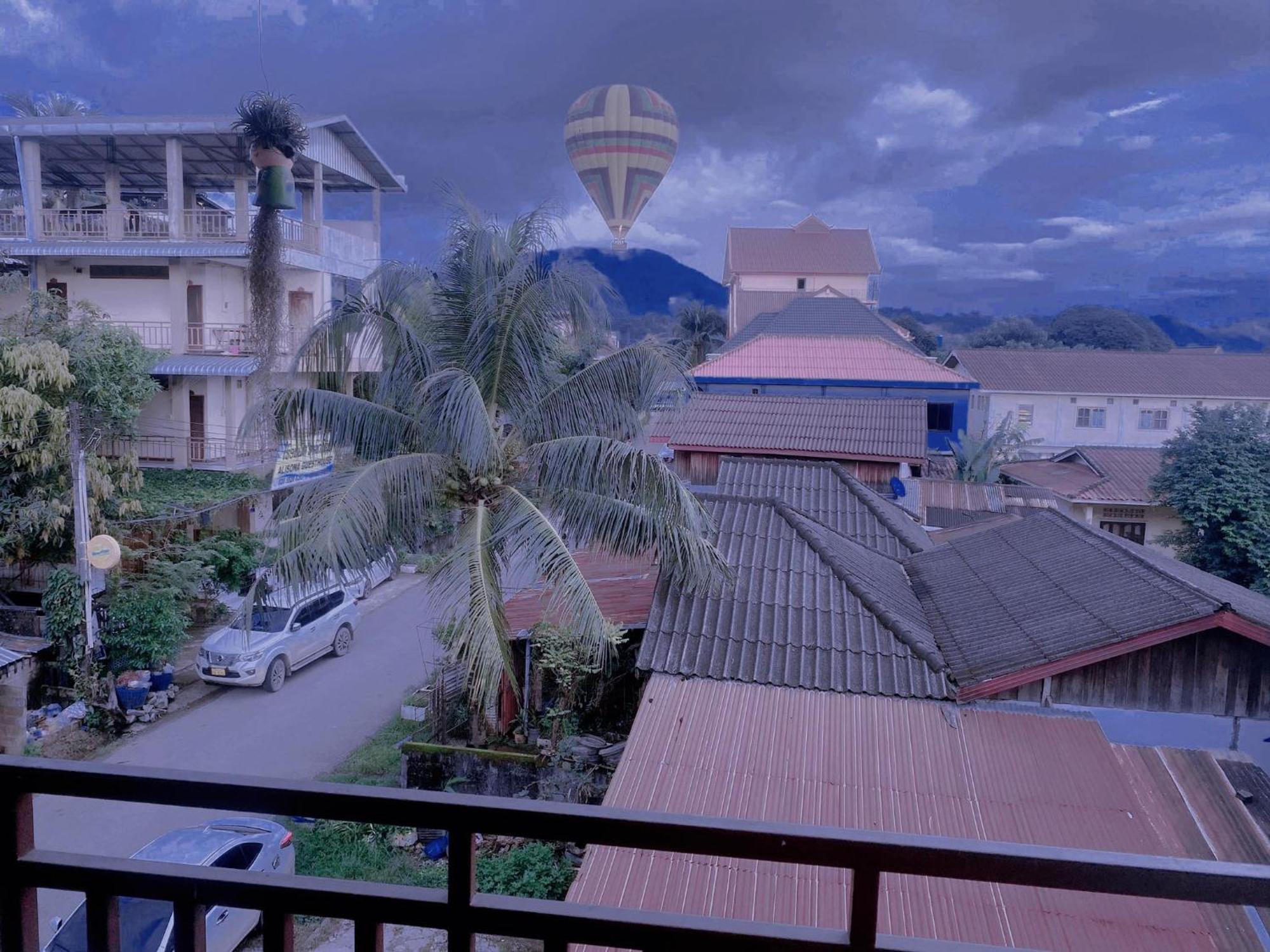 Vang Vieng Victory Hostel מראה חיצוני תמונה