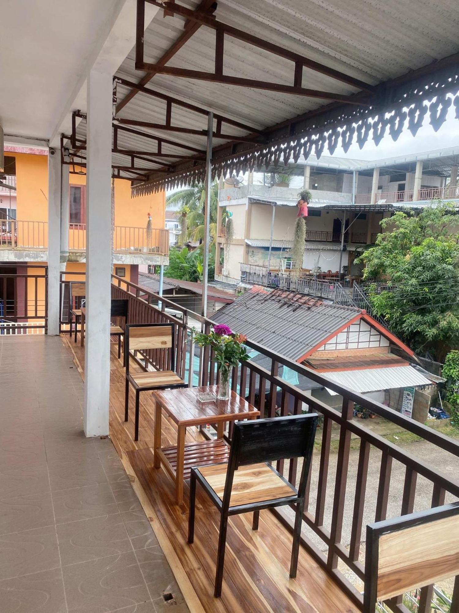 Vang Vieng Victory Hostel מראה חיצוני תמונה