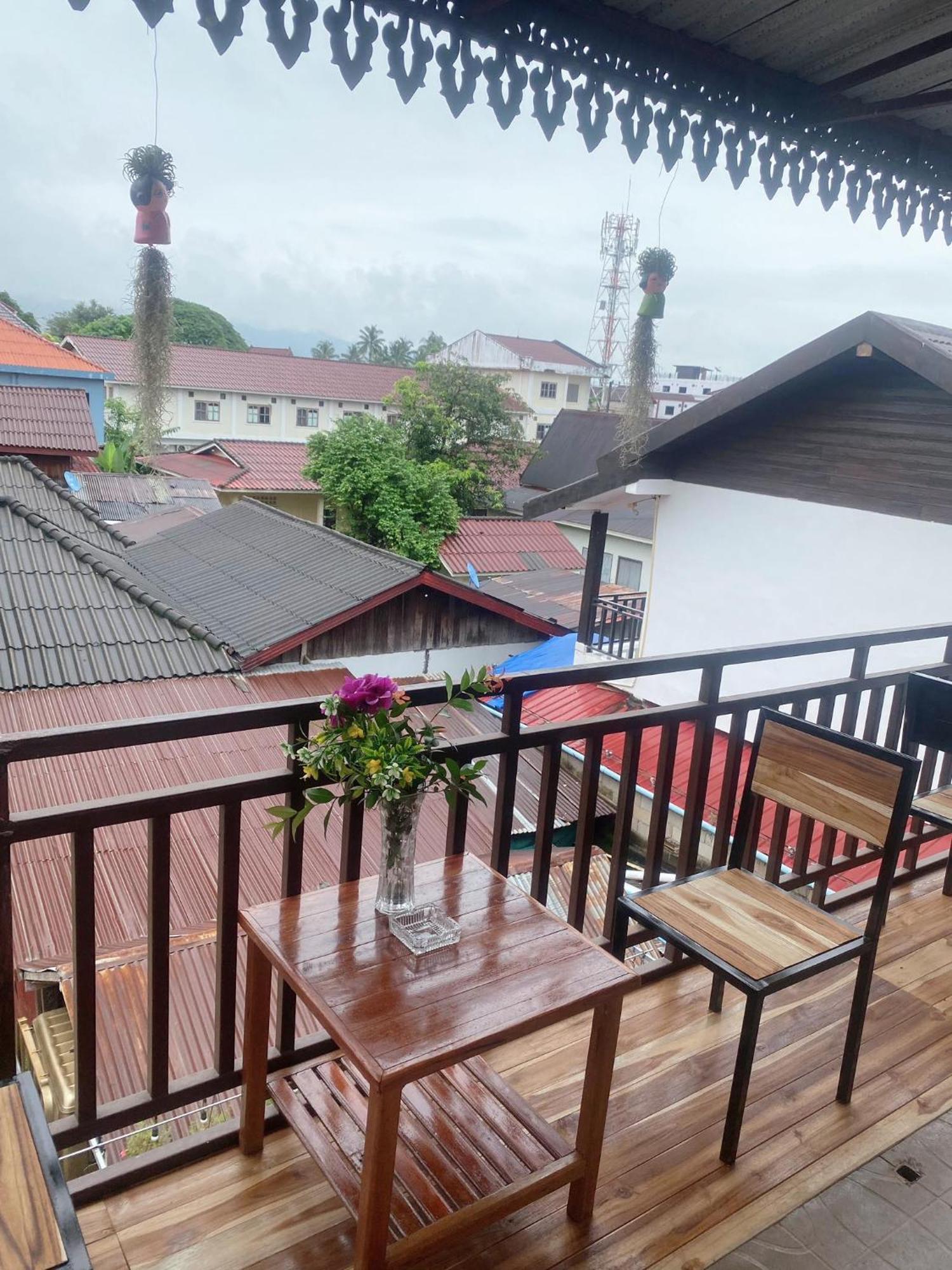 Vang Vieng Victory Hostel מראה חיצוני תמונה