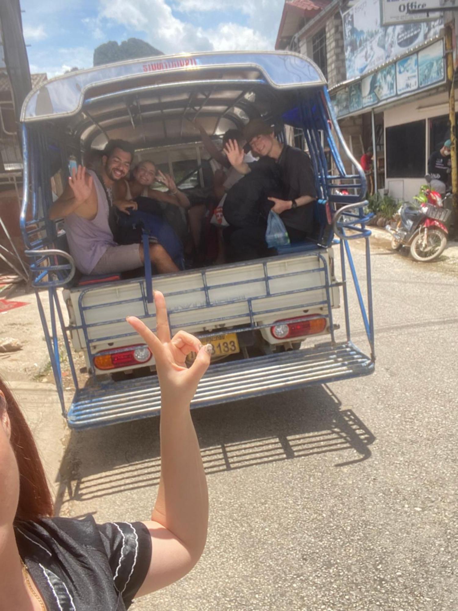 Vang Vieng Victory Hostel מראה חיצוני תמונה