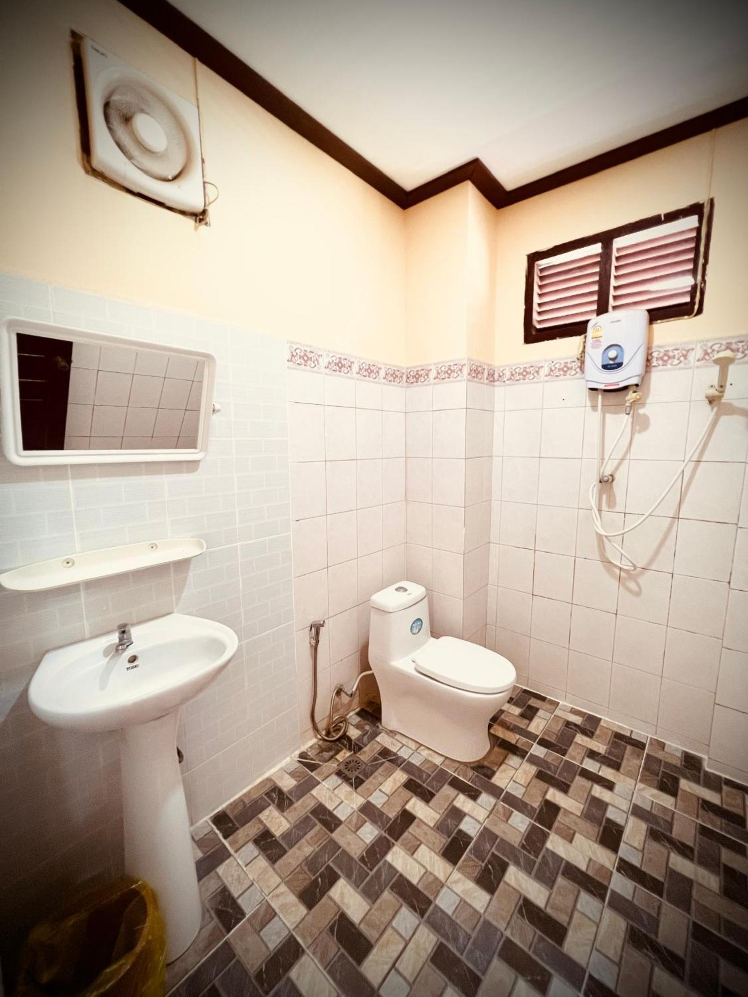 Vang Vieng Victory Hostel מראה חיצוני תמונה